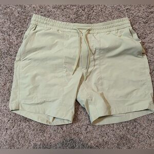 Lululemon men’s shorts size xl light green